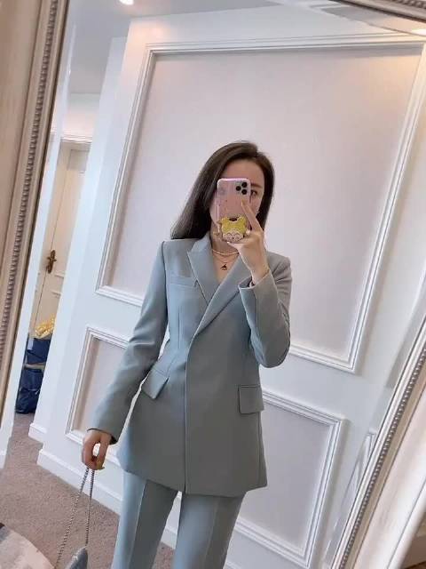 一套的效果哦~西装还有就几件了裤子等我上